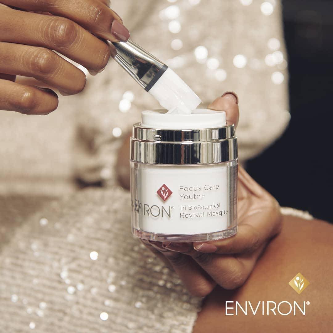 Revival masque - Environ